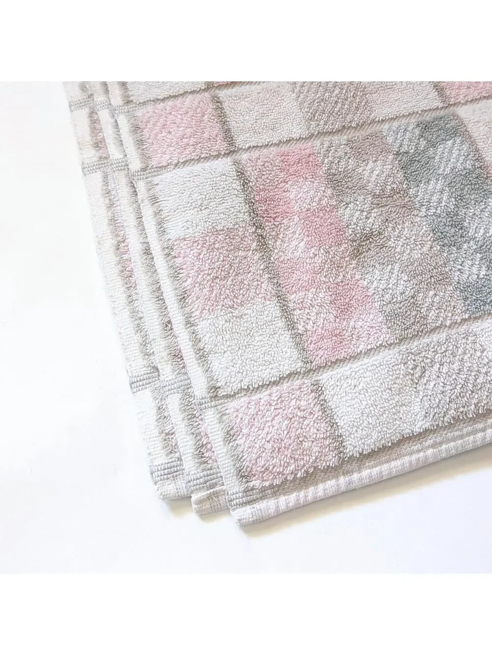 1980s Vintage Bath Towel with Pastel Pink Grid Pattern